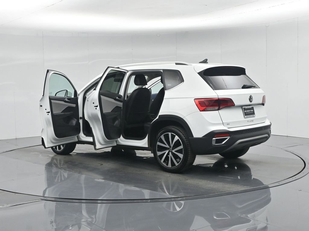 Used 2022 Volkswagen Taos SE image 55