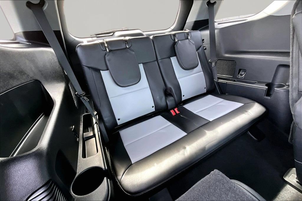 Certified 2022 Ford Explorer XLT w/ Equipment Group 202A AWD/4WD image 28