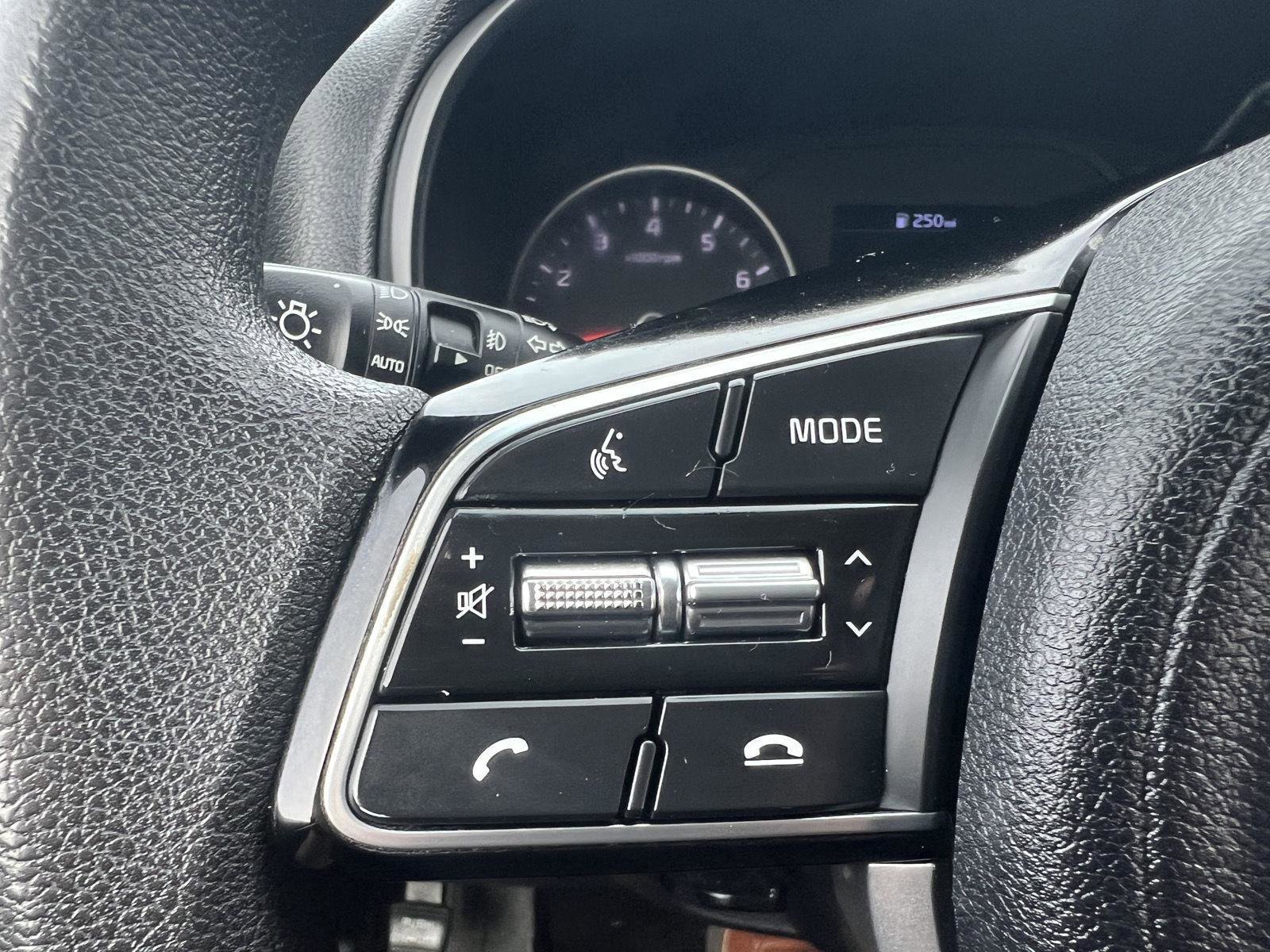 Used 2020 Kia Sportage LX image 12