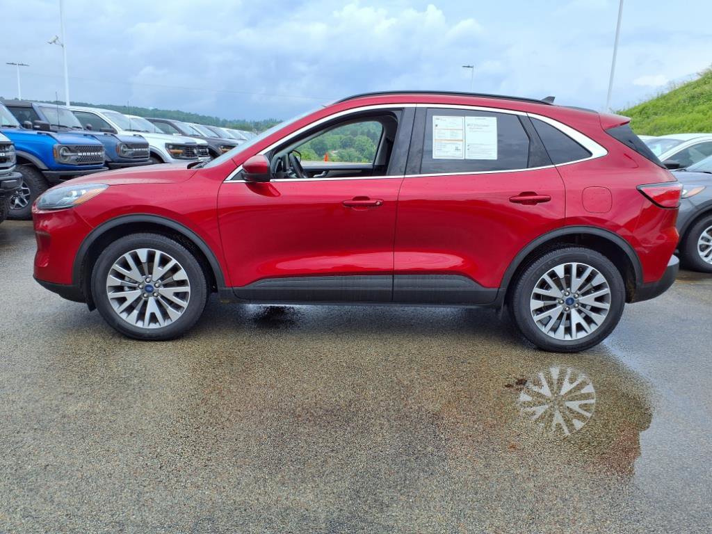 Certified 2022 Ford Escape Titanium video 2