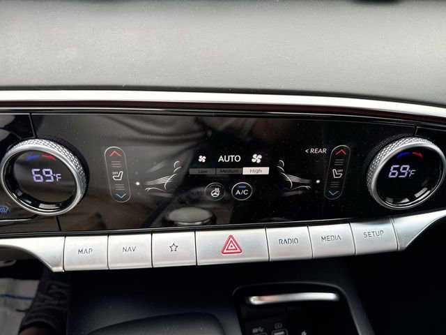 Used 2022 Genesis GV70 2.5T w/ Sport Prestige Package AWD/4WD image 22