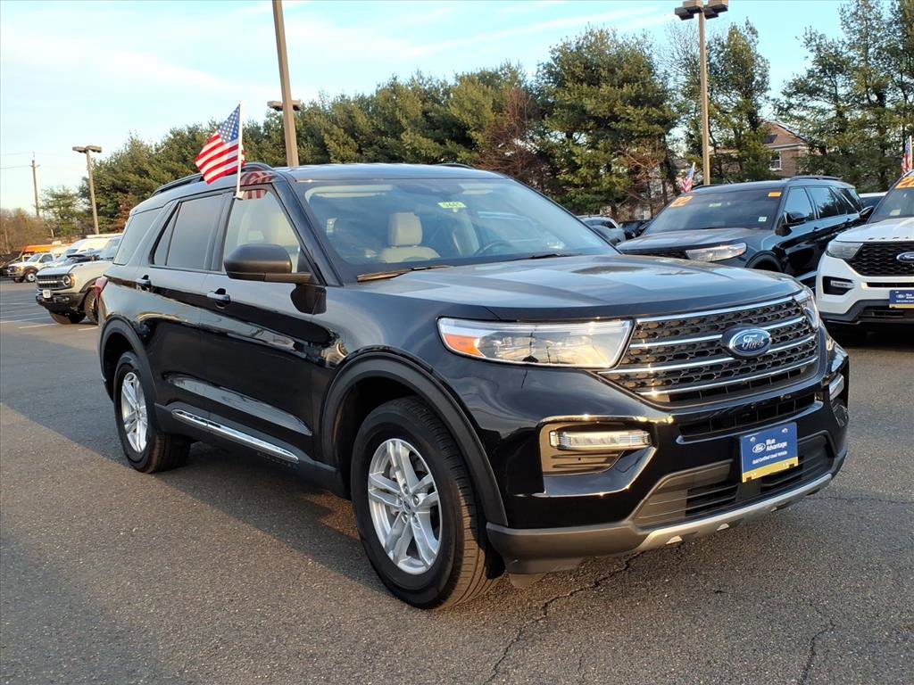 Certified 2022 Ford Explorer XLT w/ Equipment Group 202A