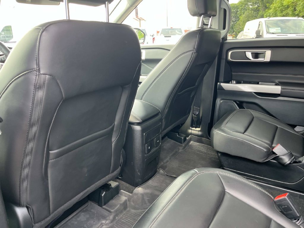 Certified 2024 Ford Explorer XLT w/ Equipment Group 202A AWD/4WD image 24