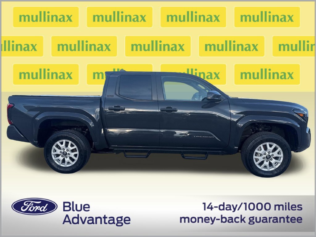 Used 2025 Toyota Tacoma SR5 AWD/4WD image 2