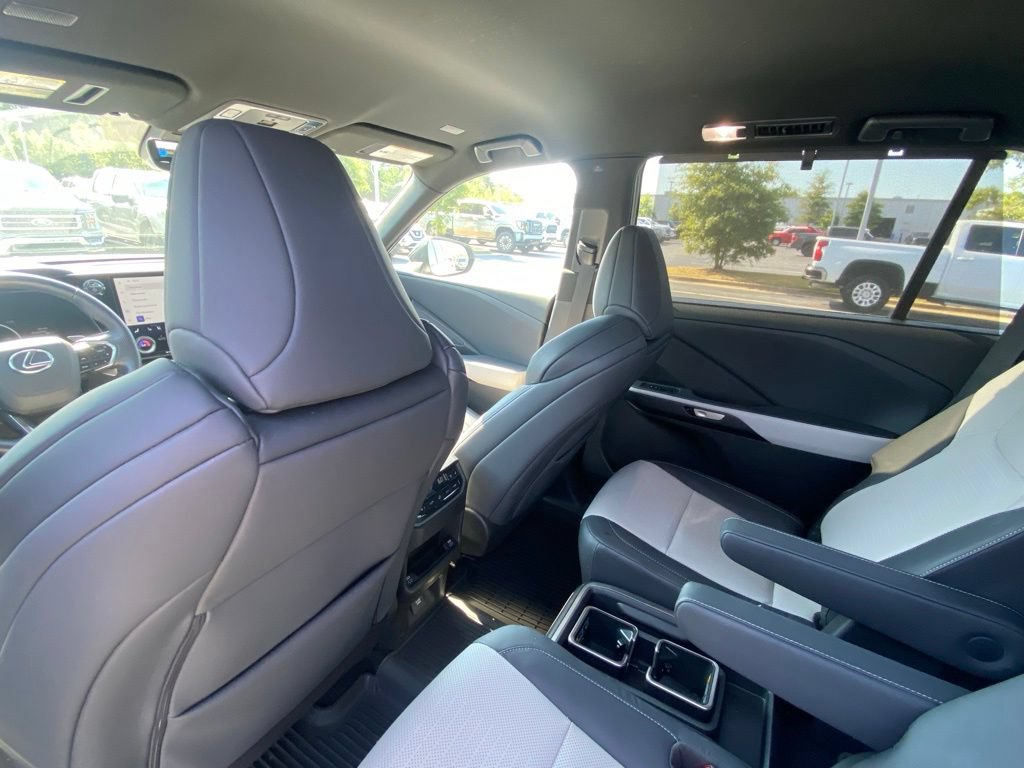 Used 2025 Lexus TX 500h AWD w/ Technology Package image 23