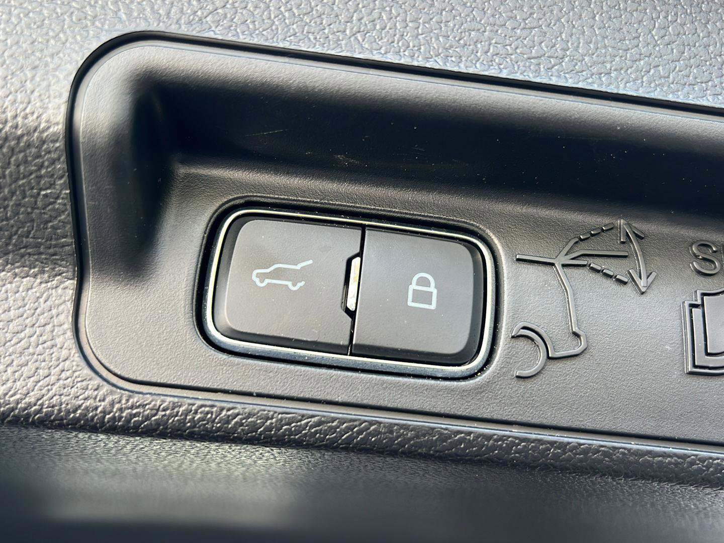 Certified 2023 Ford Explorer XLT image 33