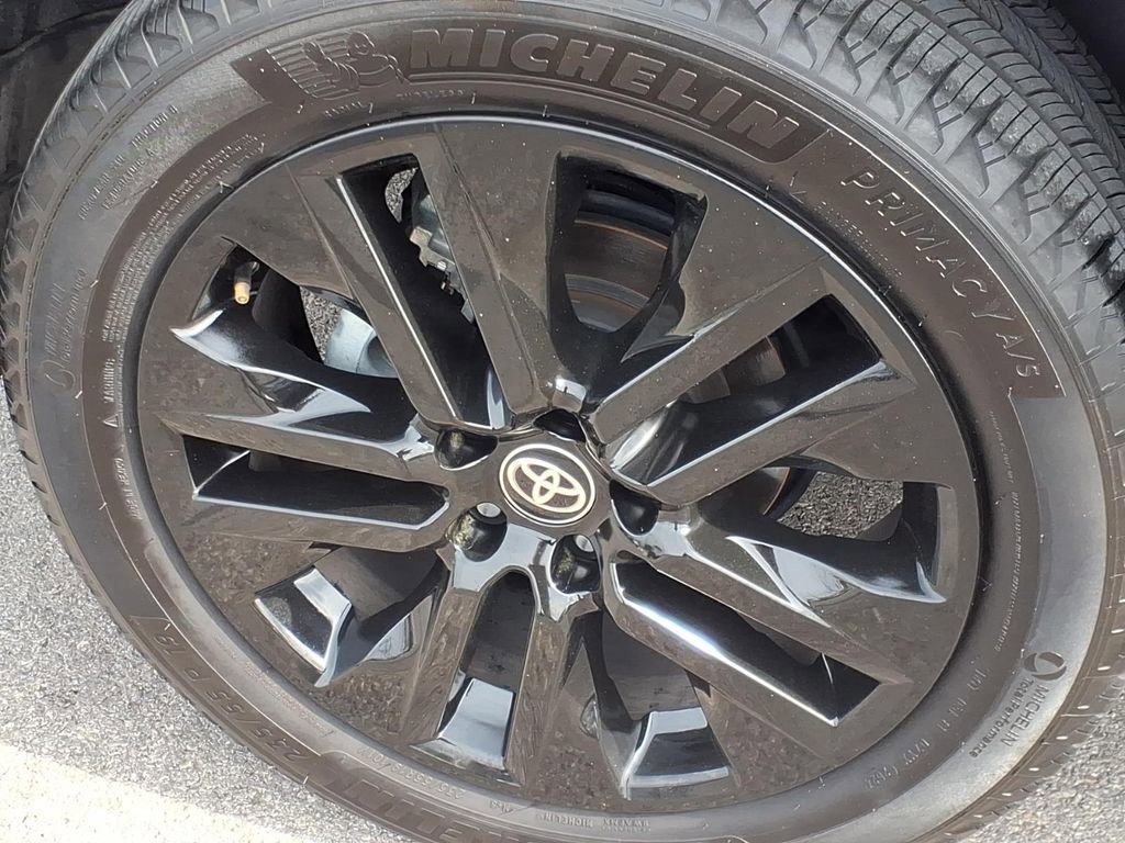 Used 2024 Toyota RAV4 XLE Premium FWD image 9