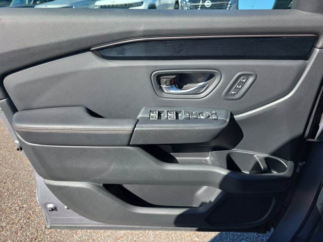 Used 2025 Honda Pilot TrailSport image 20
