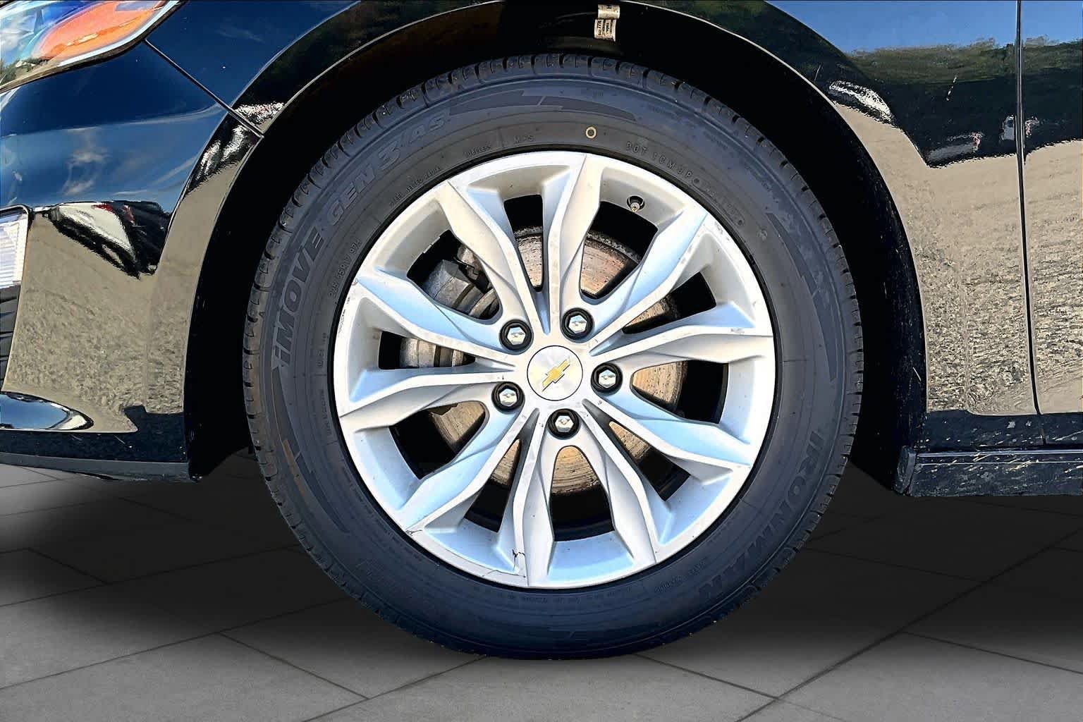 Used 2024 Chevrolet Malibu LT FWD image 11
