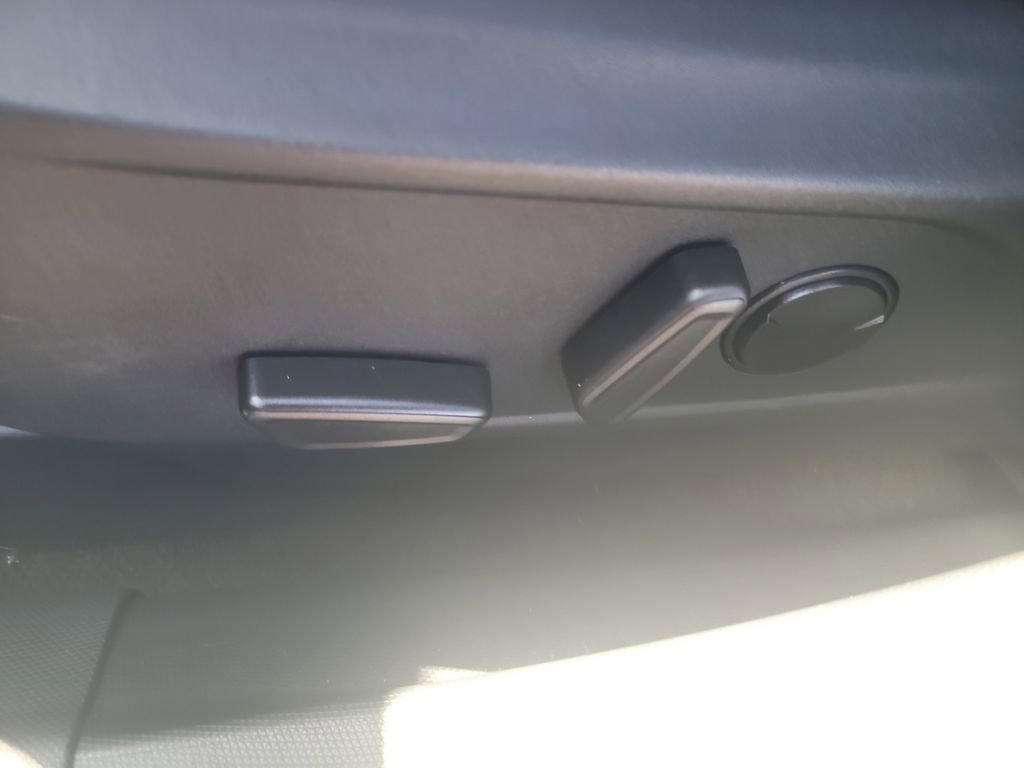 Certified 2025 Ford Mustang Mach-E Select RWD image 17