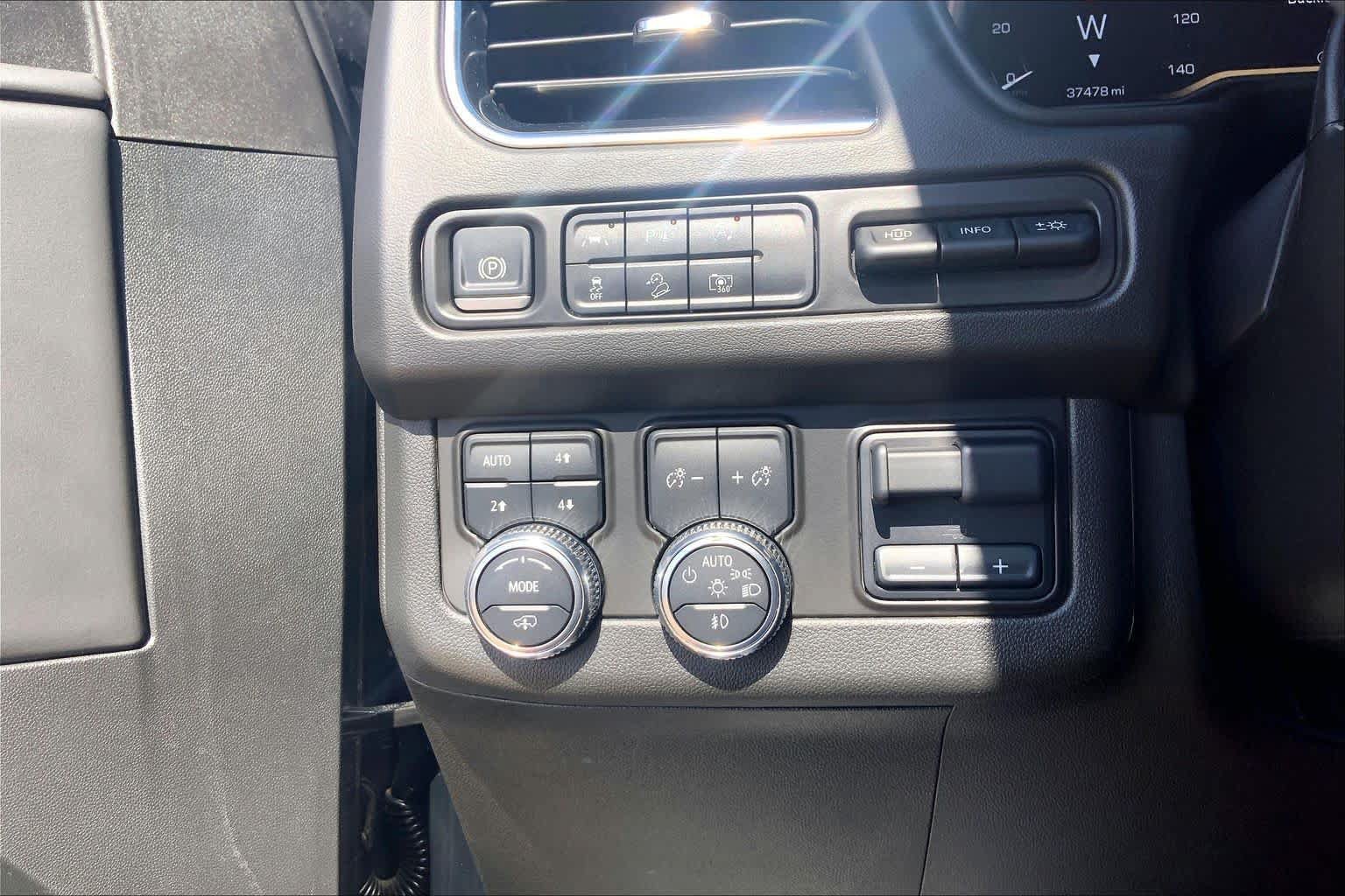 Used 2024 GMC Yukon AT4 w/ AT4 Premium Plus Package AWD/4WD image 36