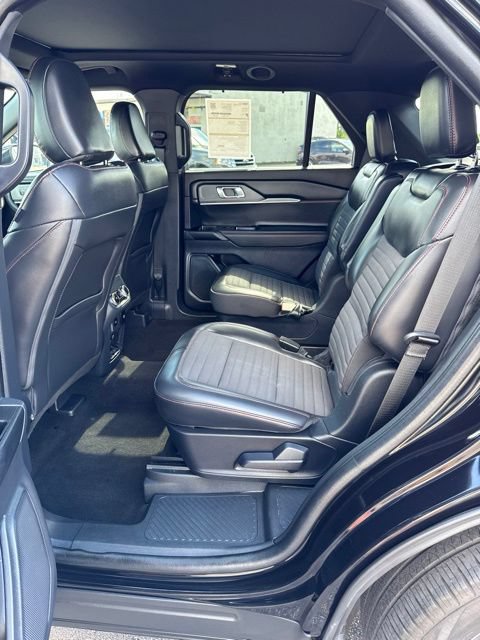 Certified 2025 Ford Explorer ST-Line w/ Premium Package AWD/4WD image 14