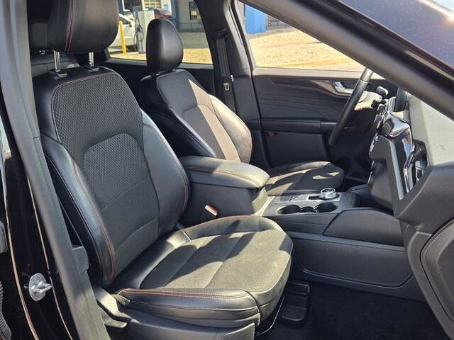 Certified 2025 Ford Escape ST-Line FWD image 15