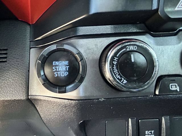 Used 2020 Toyota Tacoma TRD Off-Road AWD/4WD image 30