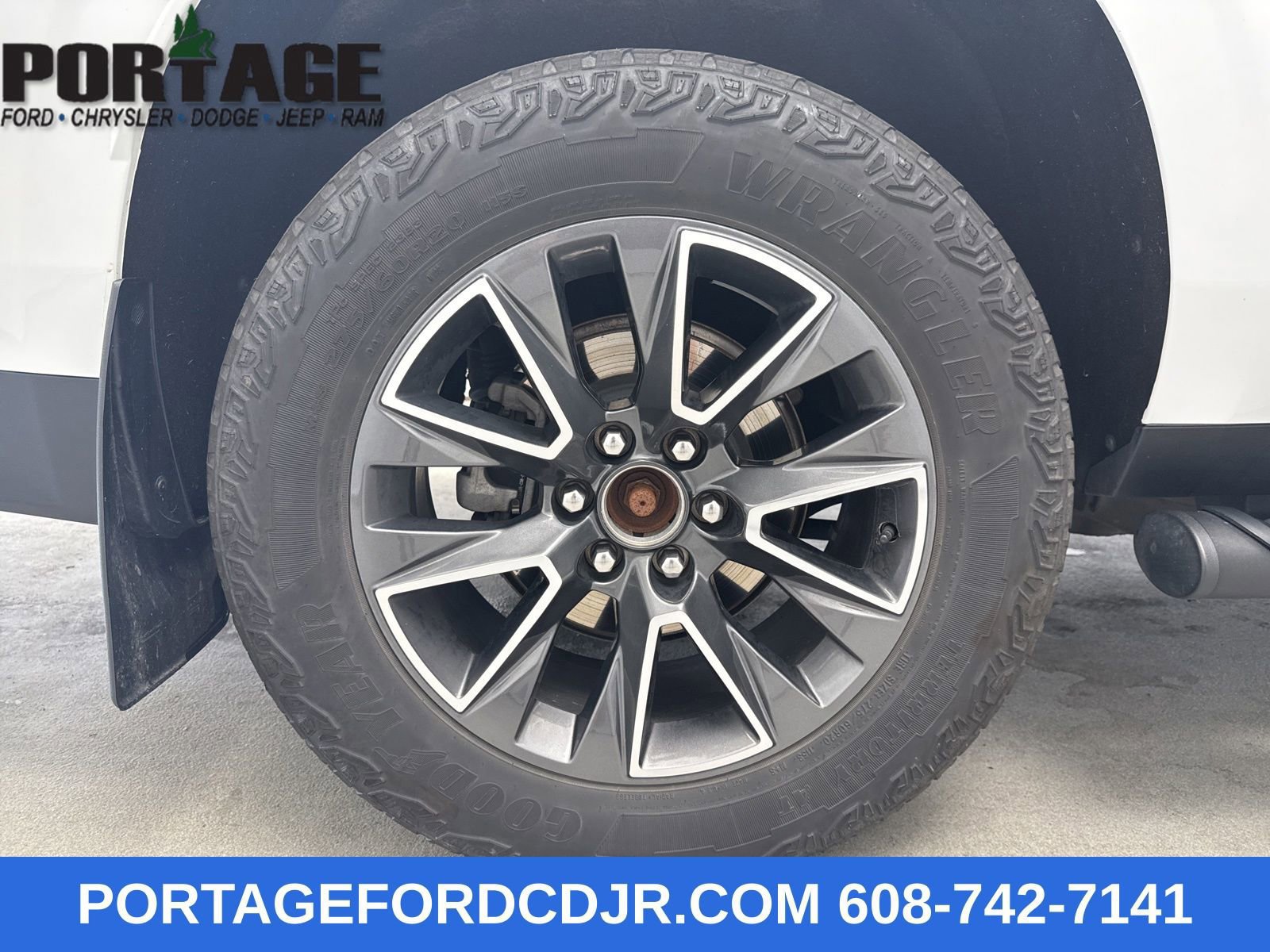 Used 2023 Chevrolet Suburban Z71 w/ Luxury Package image 55