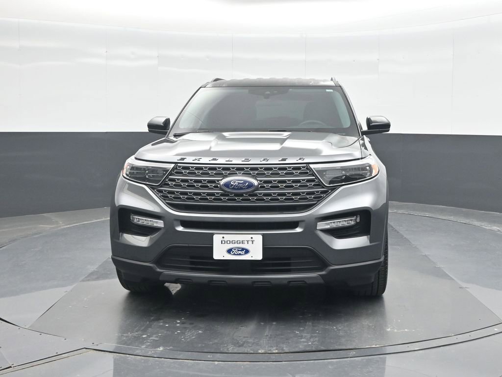 Certified 2024 Ford Explorer XLT w/ Equipment Group 202A RWD image 5
