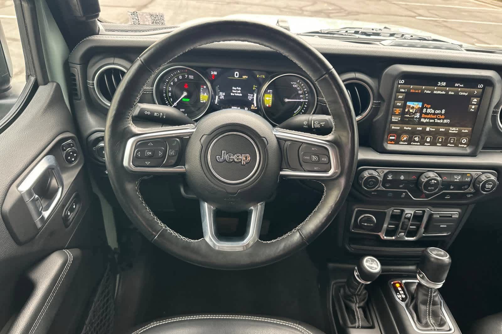 Used 2023 Jeep Wrangler Unlimited Sahara w/ Cold Weather Group AWD/4WD image 15