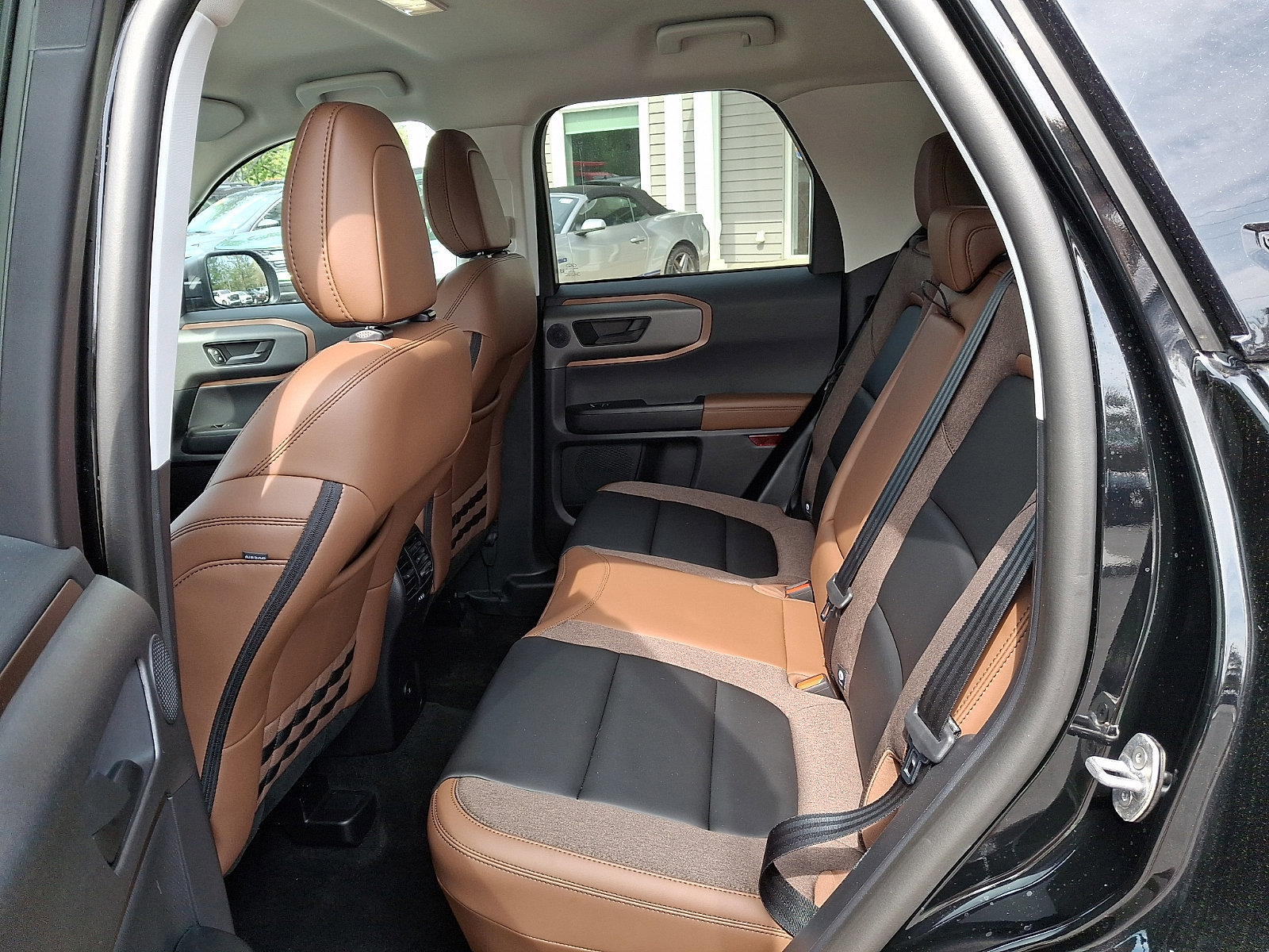 Certified 2025 Ford Bronco Sport Outer Banks w/ Outer Banks Tech Package+ AWD/4WD image 11