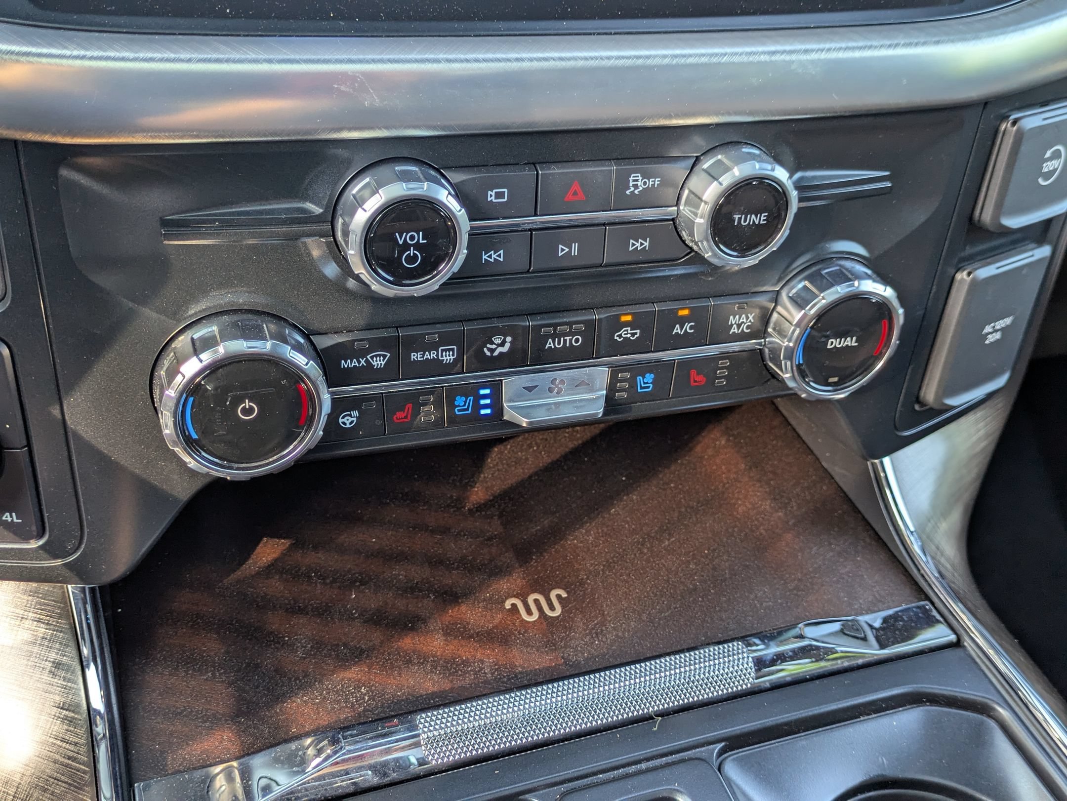 Certified 2025 Ford F150 King Ranch AWD/4WD image 25