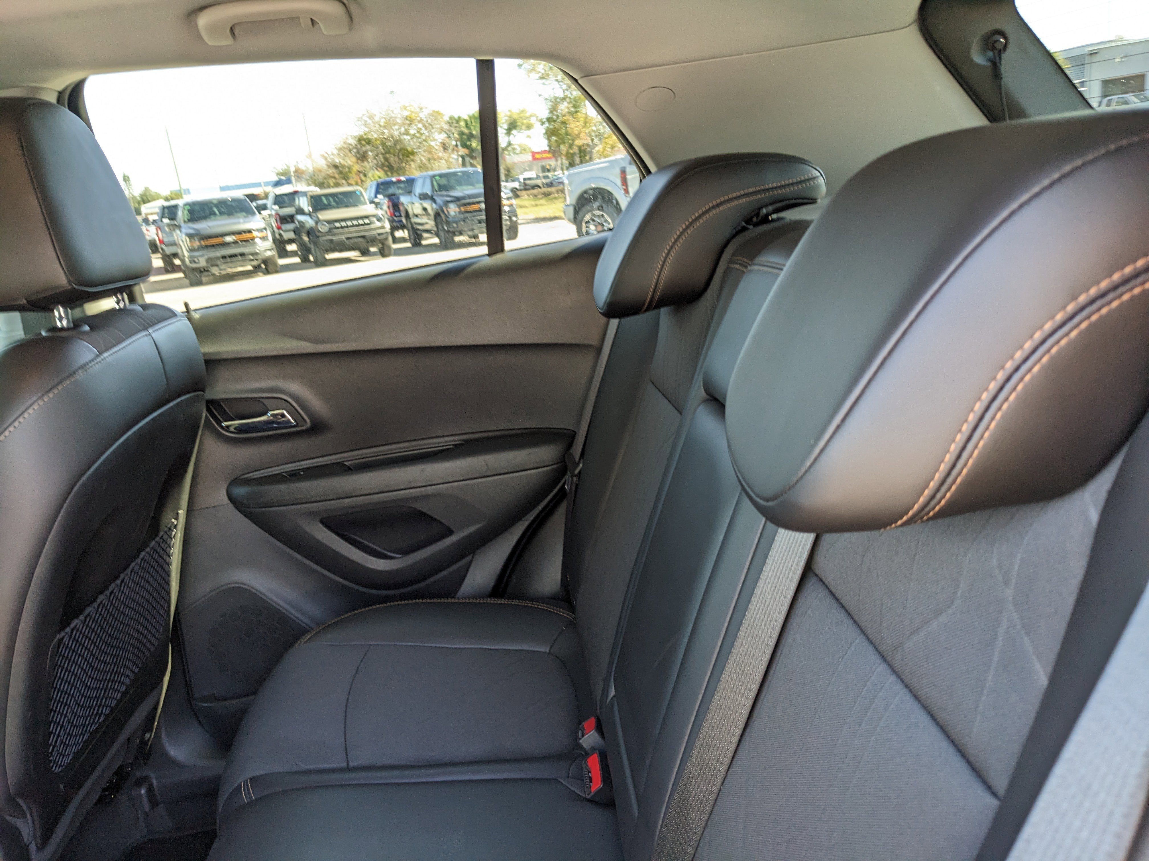 Used 2020 Chevrolet Trax LT w/ Driver Confidence Package image 18