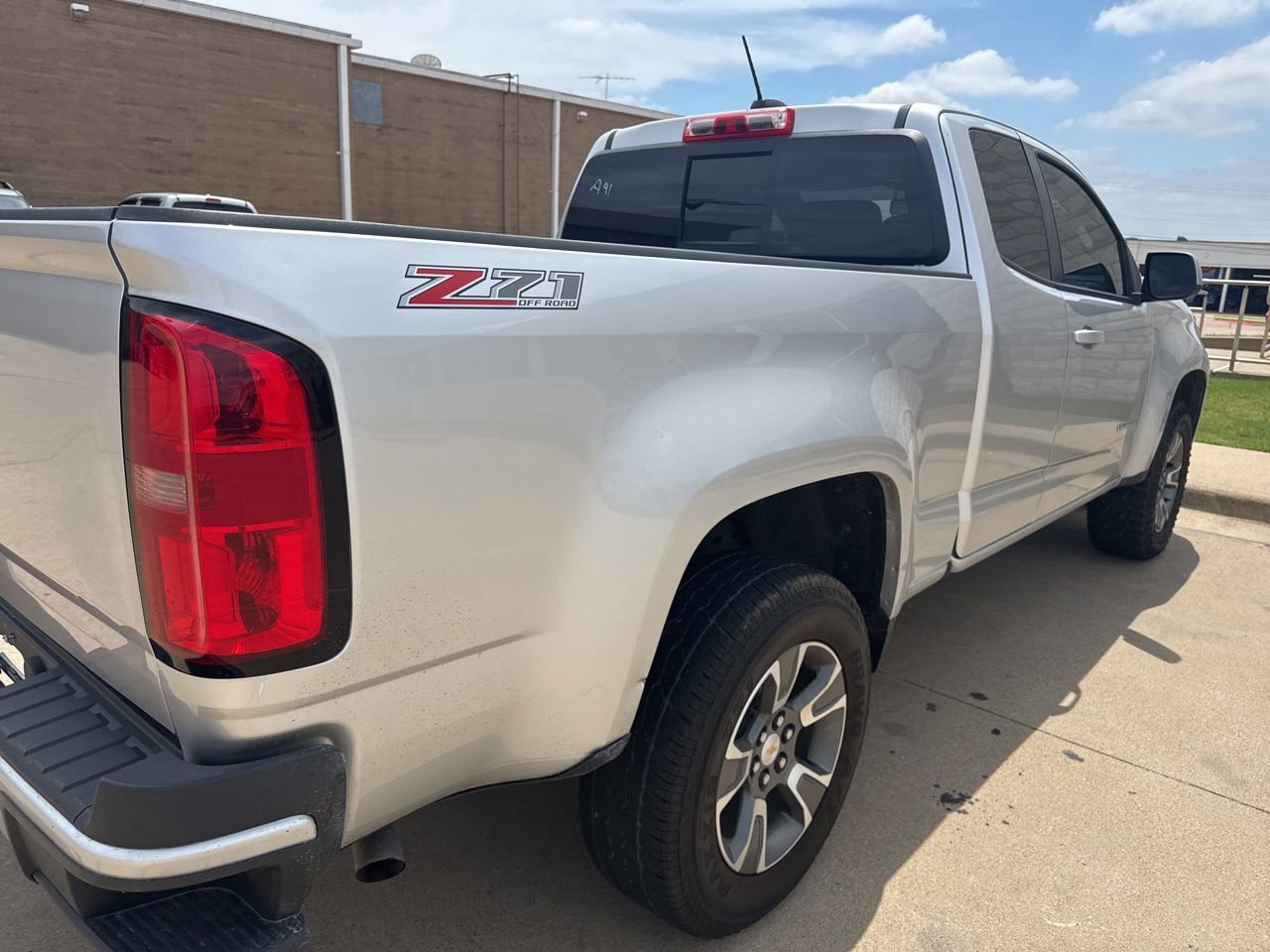 Used 2018 Chevrolet Colorado Z71 AWD/4WD image 5