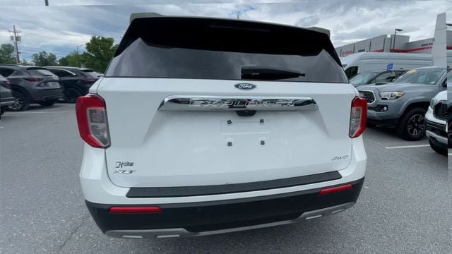 Certified 2023 Ford Explorer XLT w/ Equipment Group 202A AWD/4WD image 3
