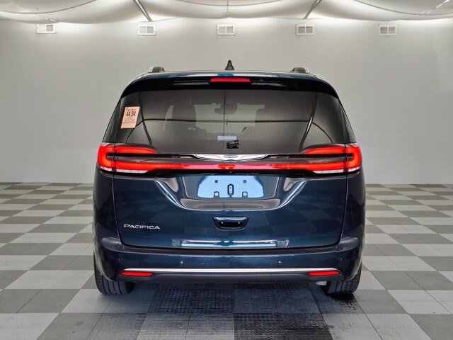 Used 2024 Chrysler Pacifica Pinnacle FWD image 6