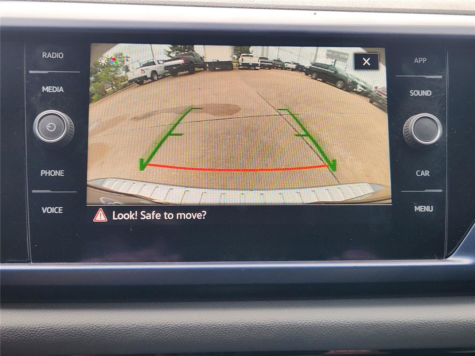 Used 2022 Volkswagen Taos SE FWD image 25