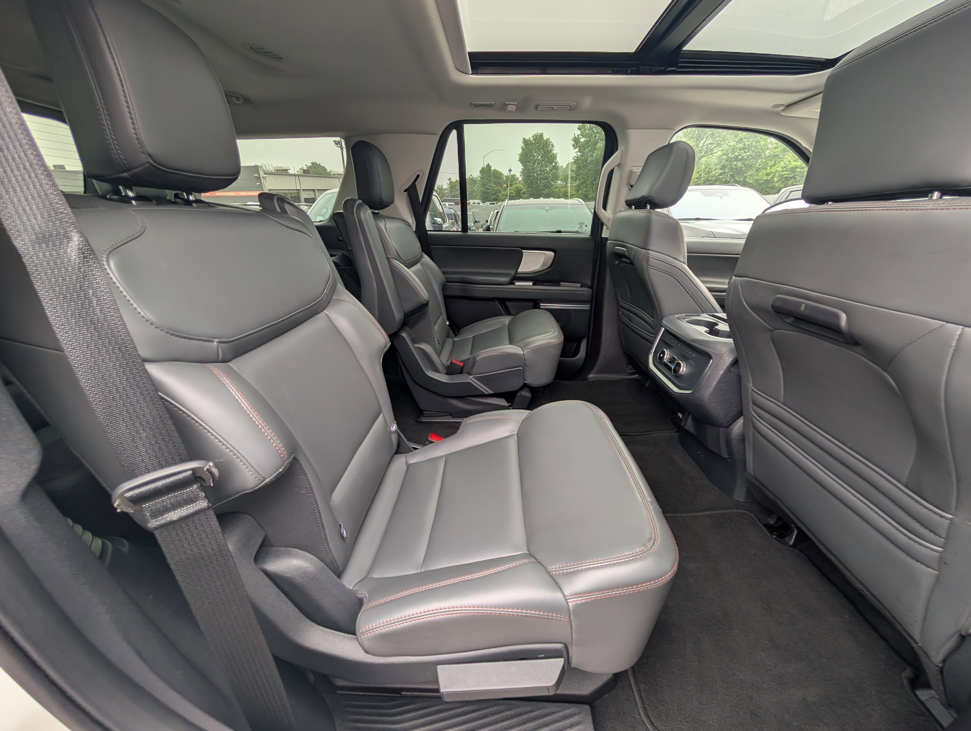 Certified 2025 Ford Expedition Active AWD/4WD image 13