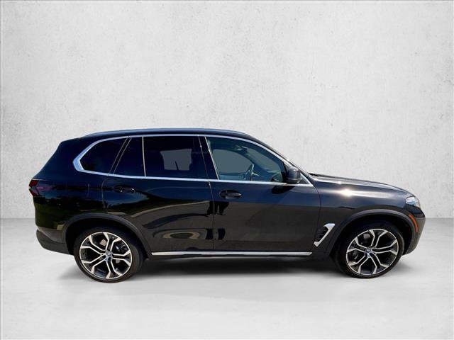 Used 2026 BMW X5 sDrive40i w/ Premium Package RWD image 3