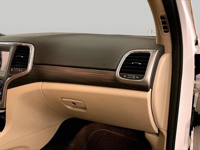 Used 2021 Jeep Grand Cherokee Laredo AWD/4WD image 15