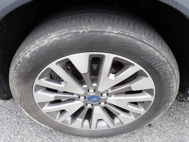 Certified 2022 Ford Escape Titanium AWD/4WD image 10