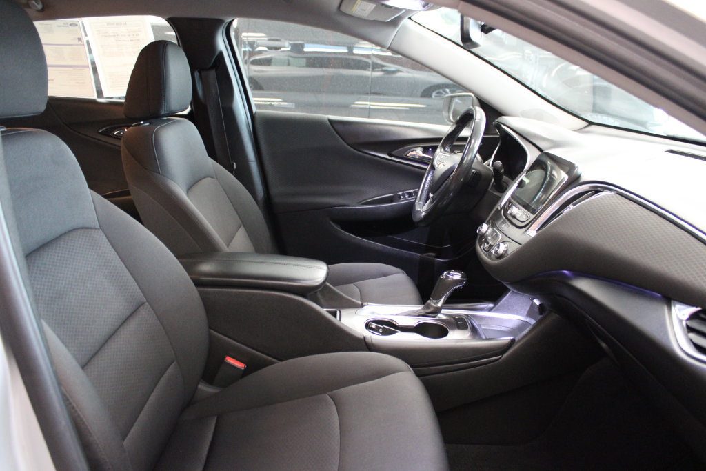 Used 2018 Chevrolet Malibu LT FWD image 47