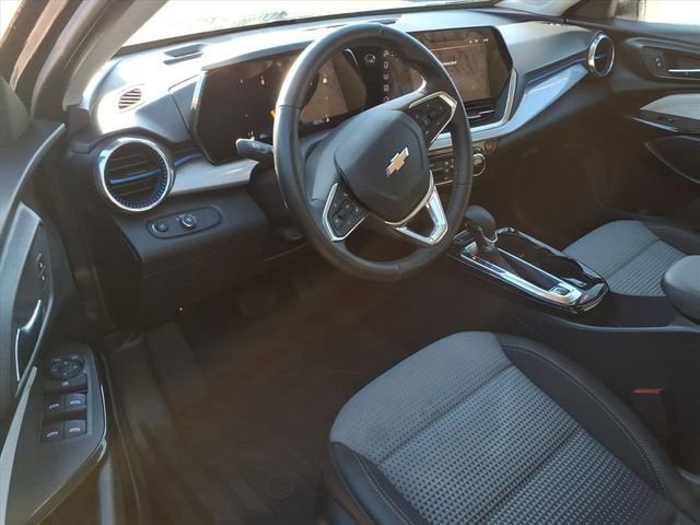 Used 2024 Chevrolet Trax LT w/ Driver Confidence Package image 21