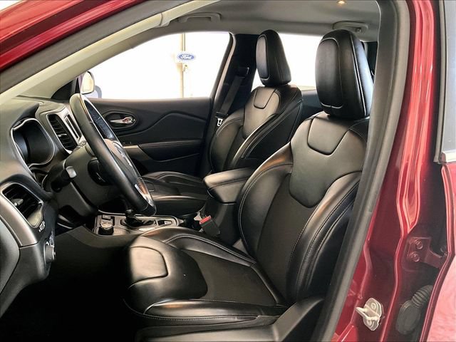 Used 2020 Jeep Cherokee Latitude Plus AWD/4WD image 24