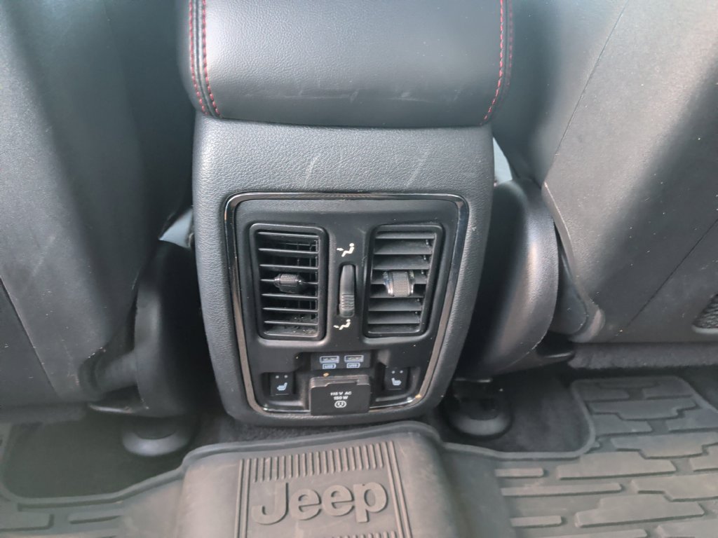 Used 2017 Jeep Grand Cherokee Trailhawk AWD/4WD image 14
