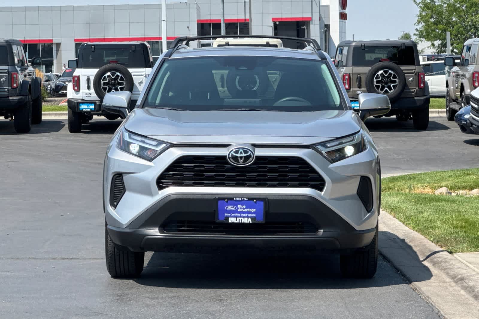 Used 2025 Toyota RAV4 XLE w/ Convenience Package AWD/4WD image 10