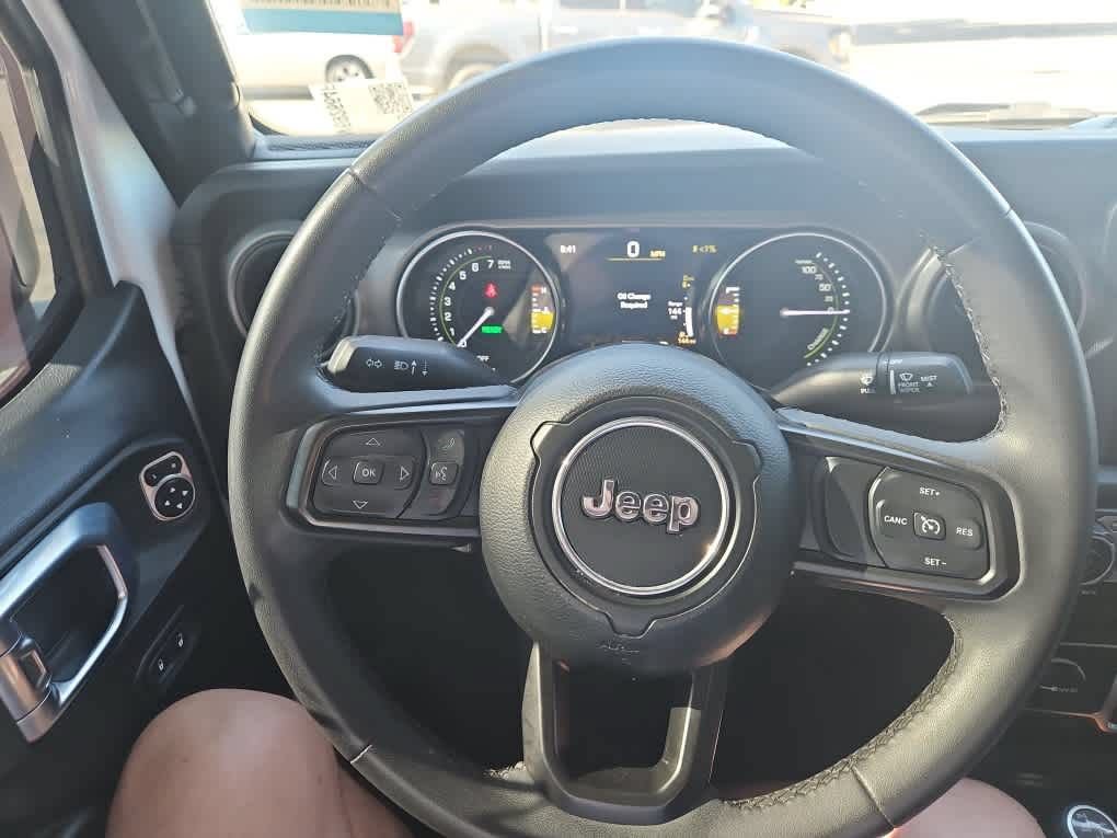 Used 2023 Jeep Wrangler Unlimited AWD/4WD image 15