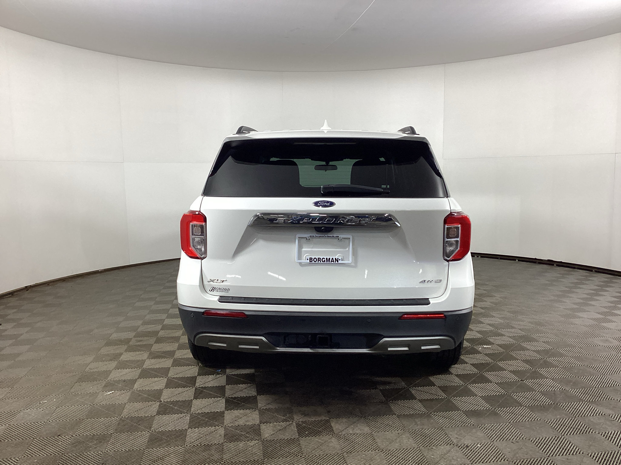 Certified 2023 Ford Explorer XLT w/ Equipment Group 202A AWD/4WD image 3