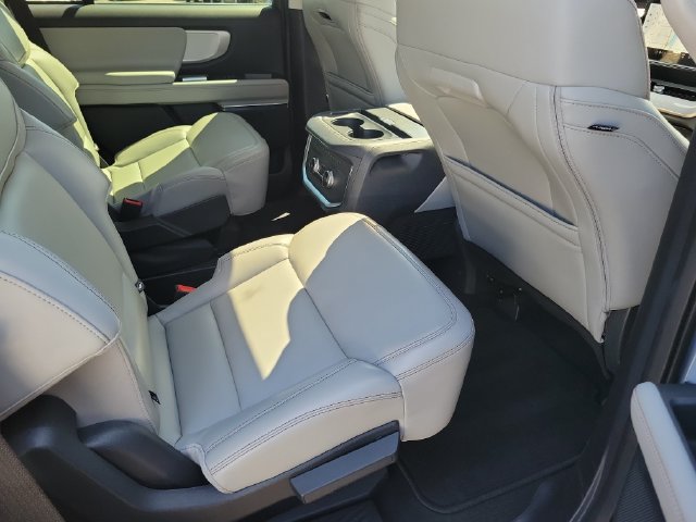 Certified 2025 Ford Expedition Active AWD/4WD image 19