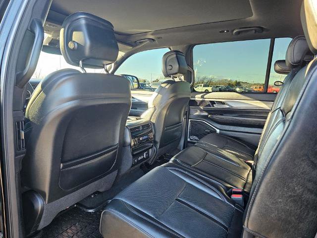 Used 2024 Jeep Wagoneer Series II image 12