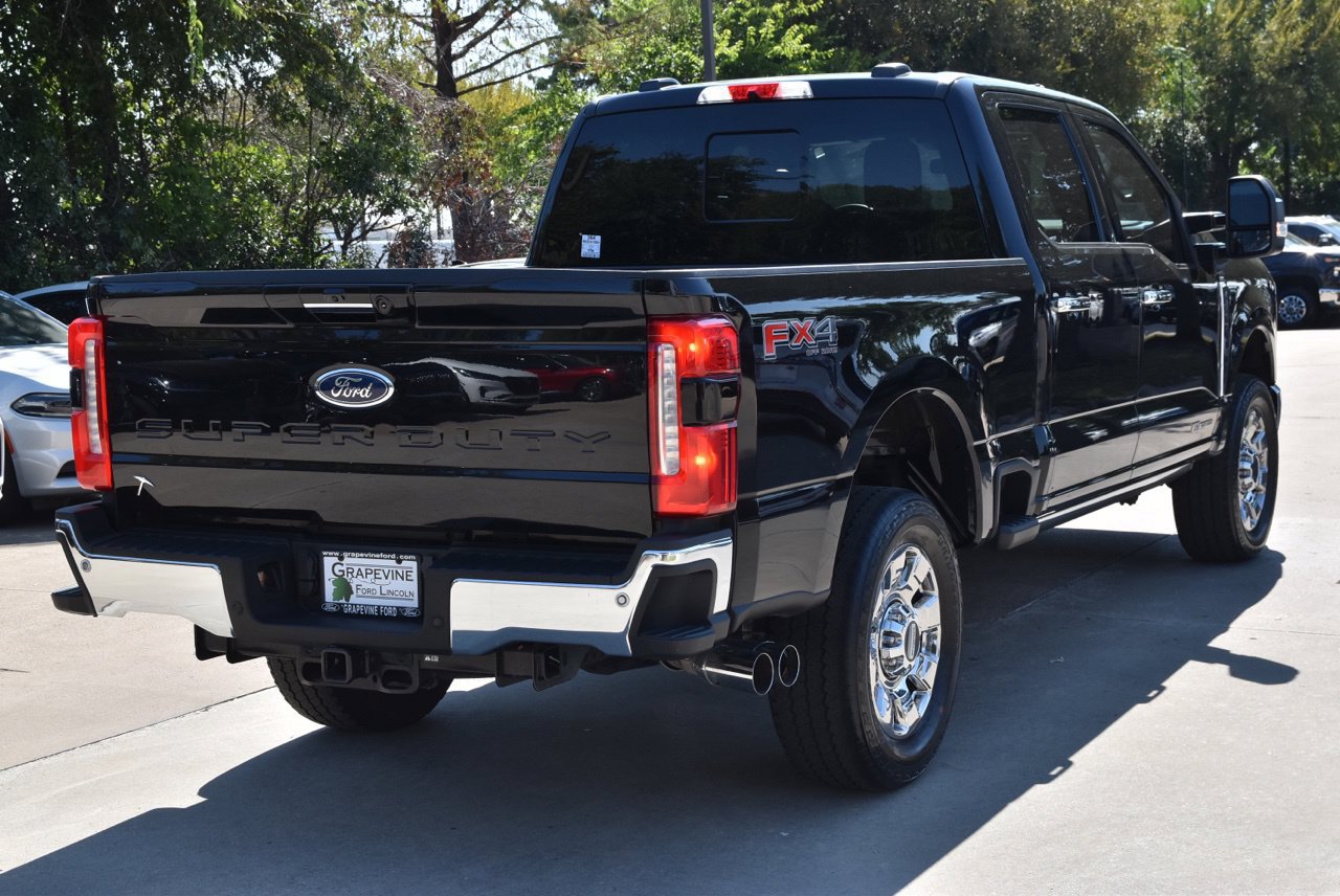Certified 2024 Ford F250 Lariat w/ Lariat Ultimate Package AWD/4WD image 8