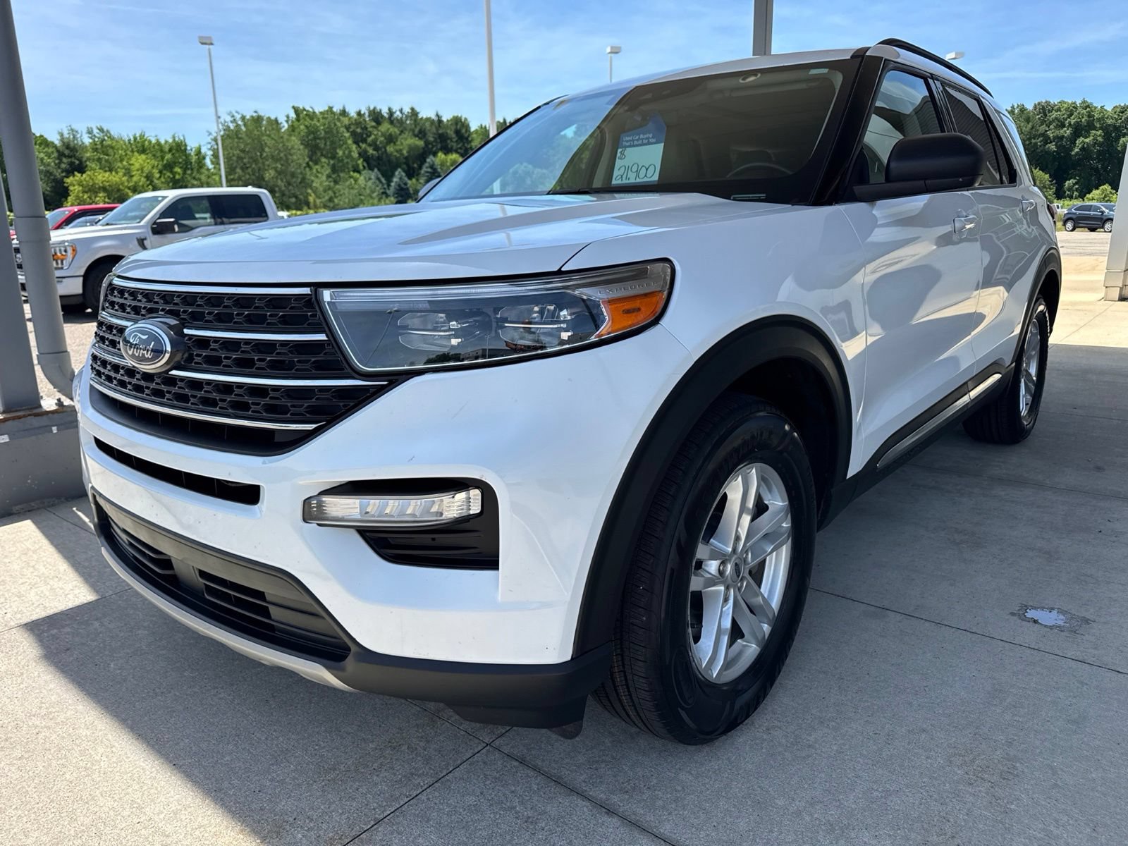 Certified 2020 Ford Explorer XLT AWD/4WD image 3