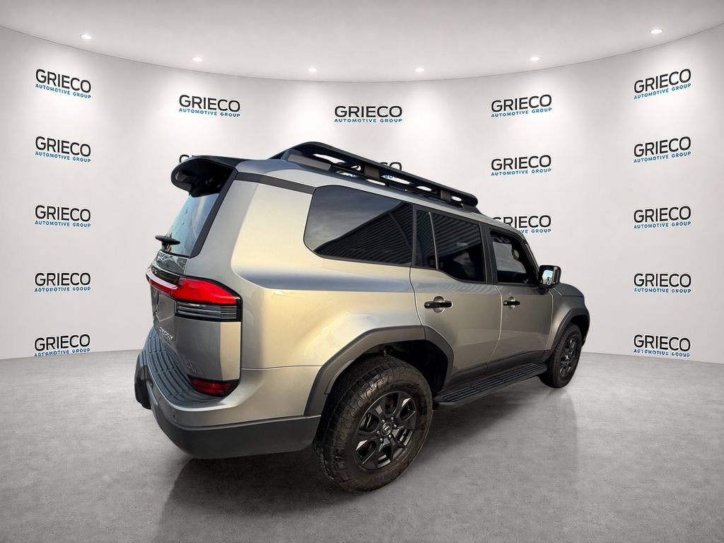 Used 2024 Lexus GX 550 AWD/4WD image 7