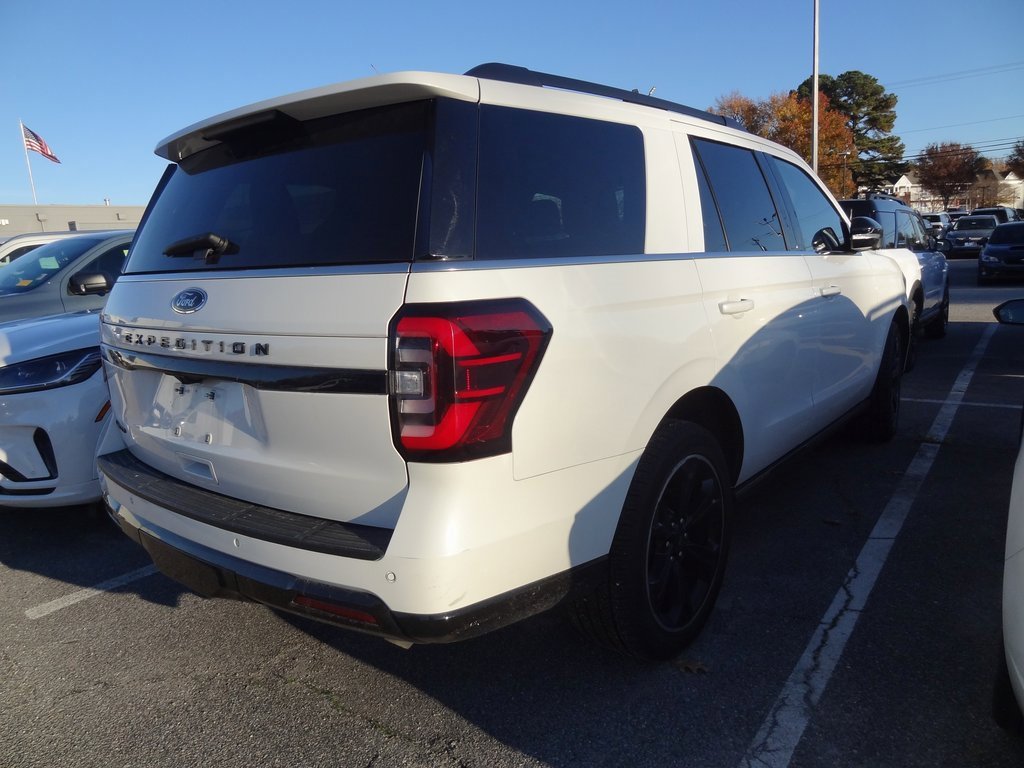 Certified 2022 Ford Expedition Limited image 3