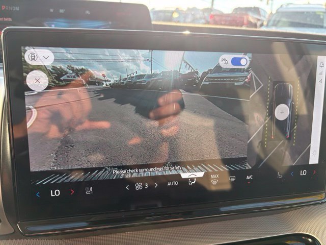 Certified 2025 Ford Expedition Active AWD/4WD image 22