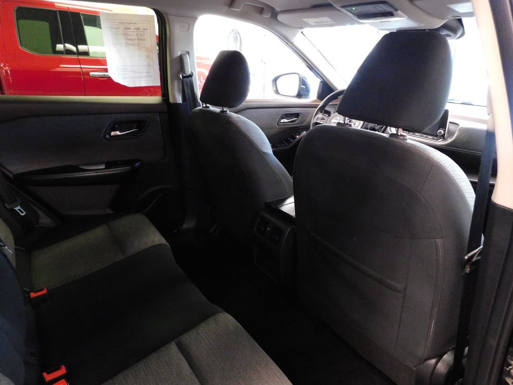 Used 2023 Nissan Rogue SV FWD image 38