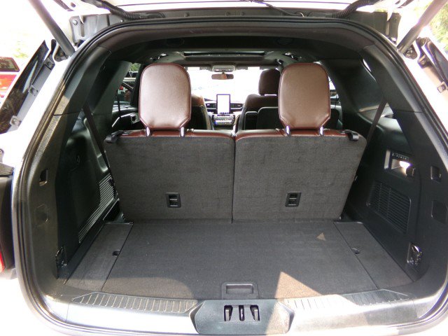Certified 2023 Ford Explorer Platinum w/ Premium Technology Package AWD/4WD image 22