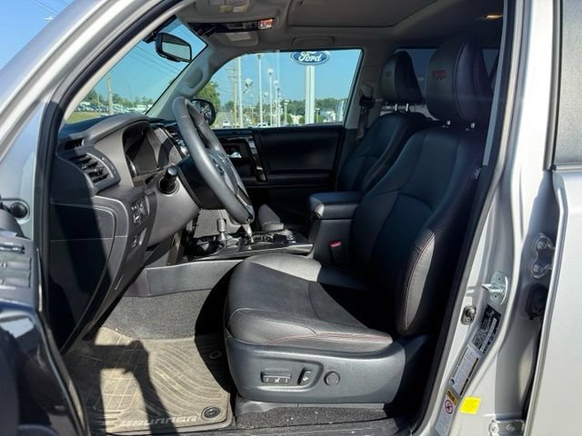 Used 2018 Toyota 4Runner TRD Off-Road Premium AWD/4WD image 17