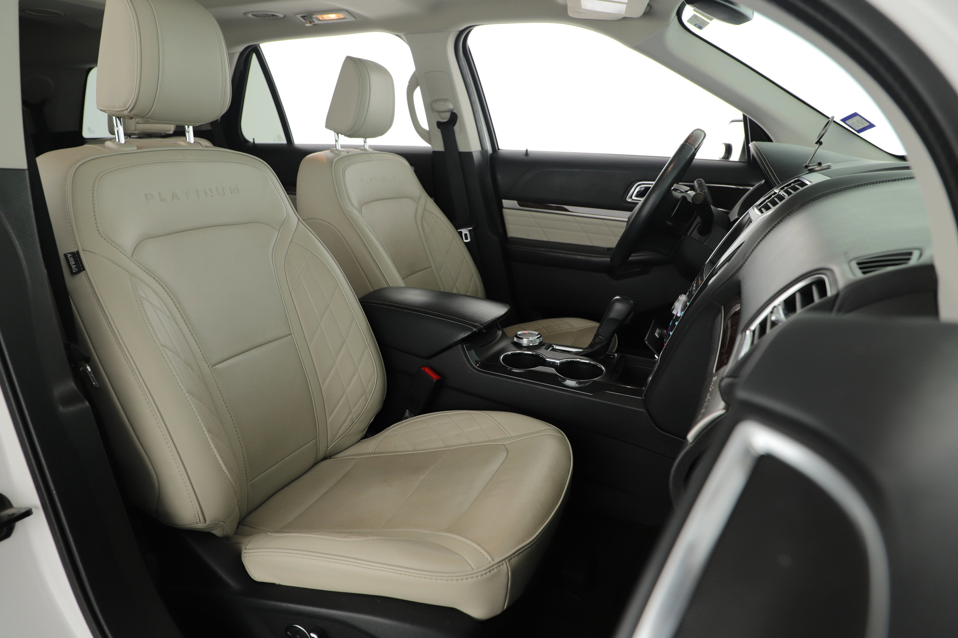 Certified 2018 Ford Explorer Platinum image 18